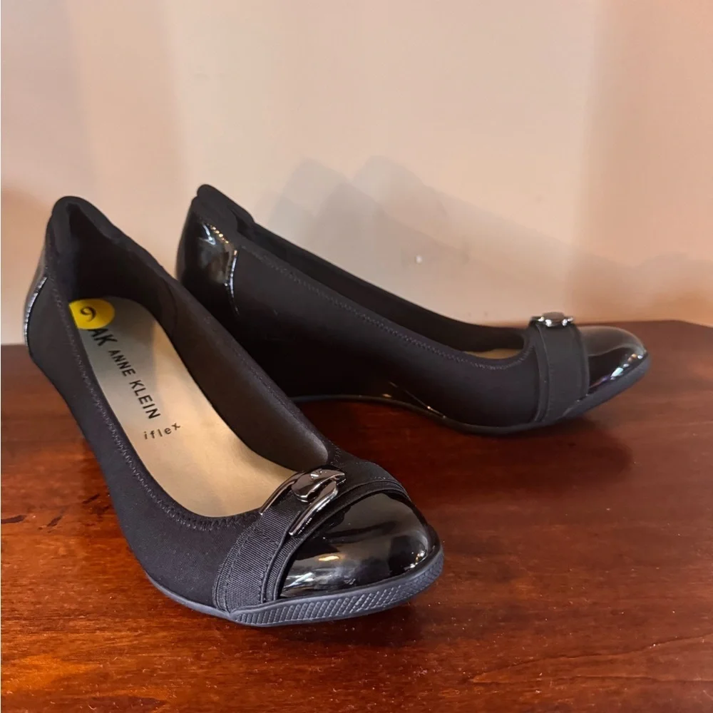 Anne Klein step out